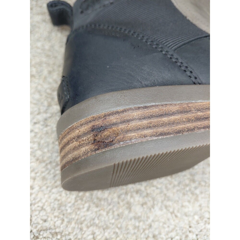 Sorel Taupe and Black Ankle Booties - Picture 14 of 16